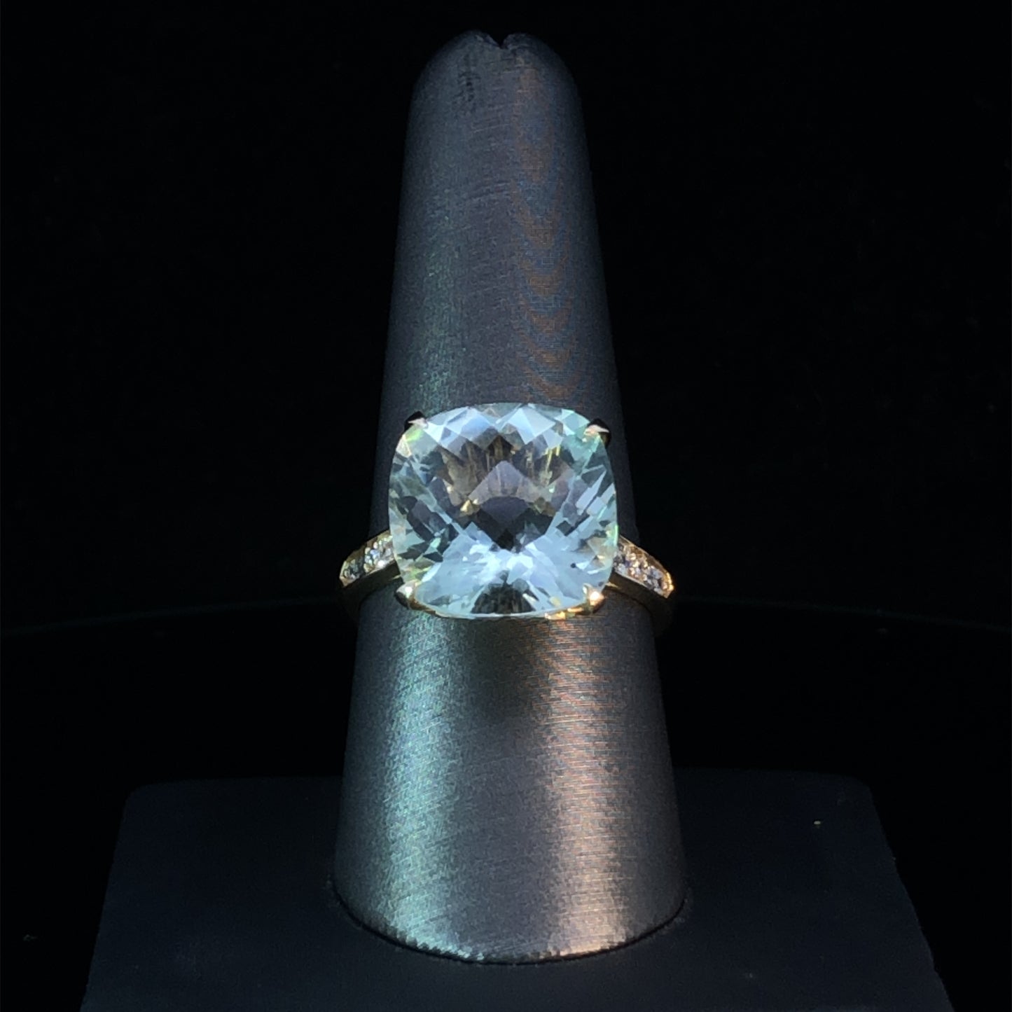 160368 - 8.91 ctw amethyst and diamond ring