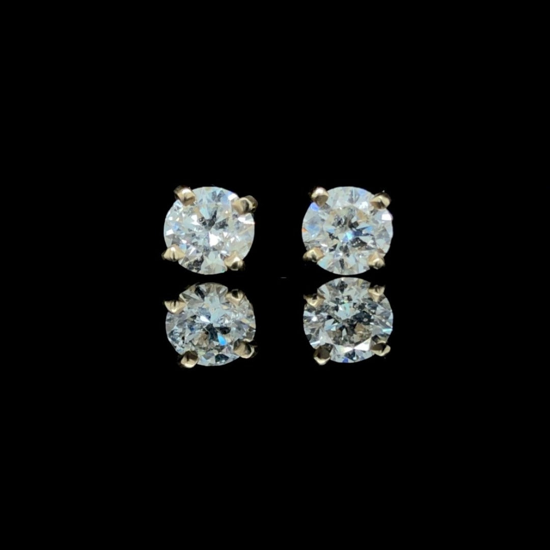 159708 - 1.03 ctw diamond studs