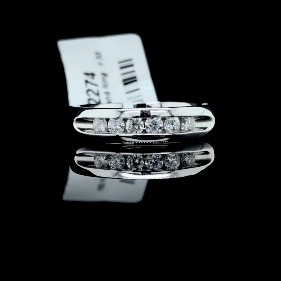 152274 - .33 ctw diamond band