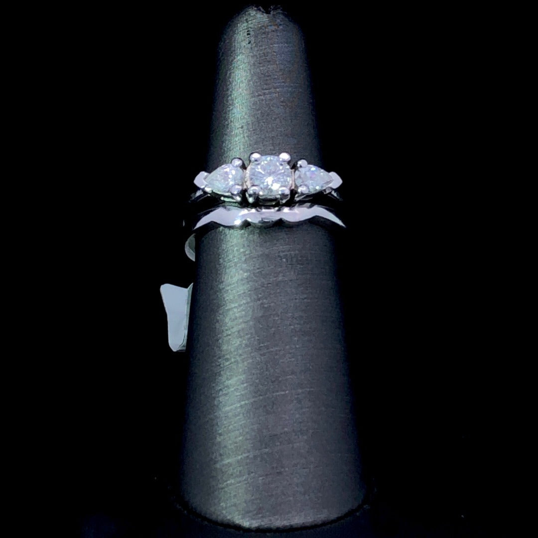 113446 - .78 ctw diamond ring