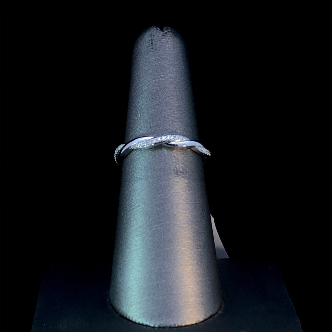 158979 - .10 ctw diamond band