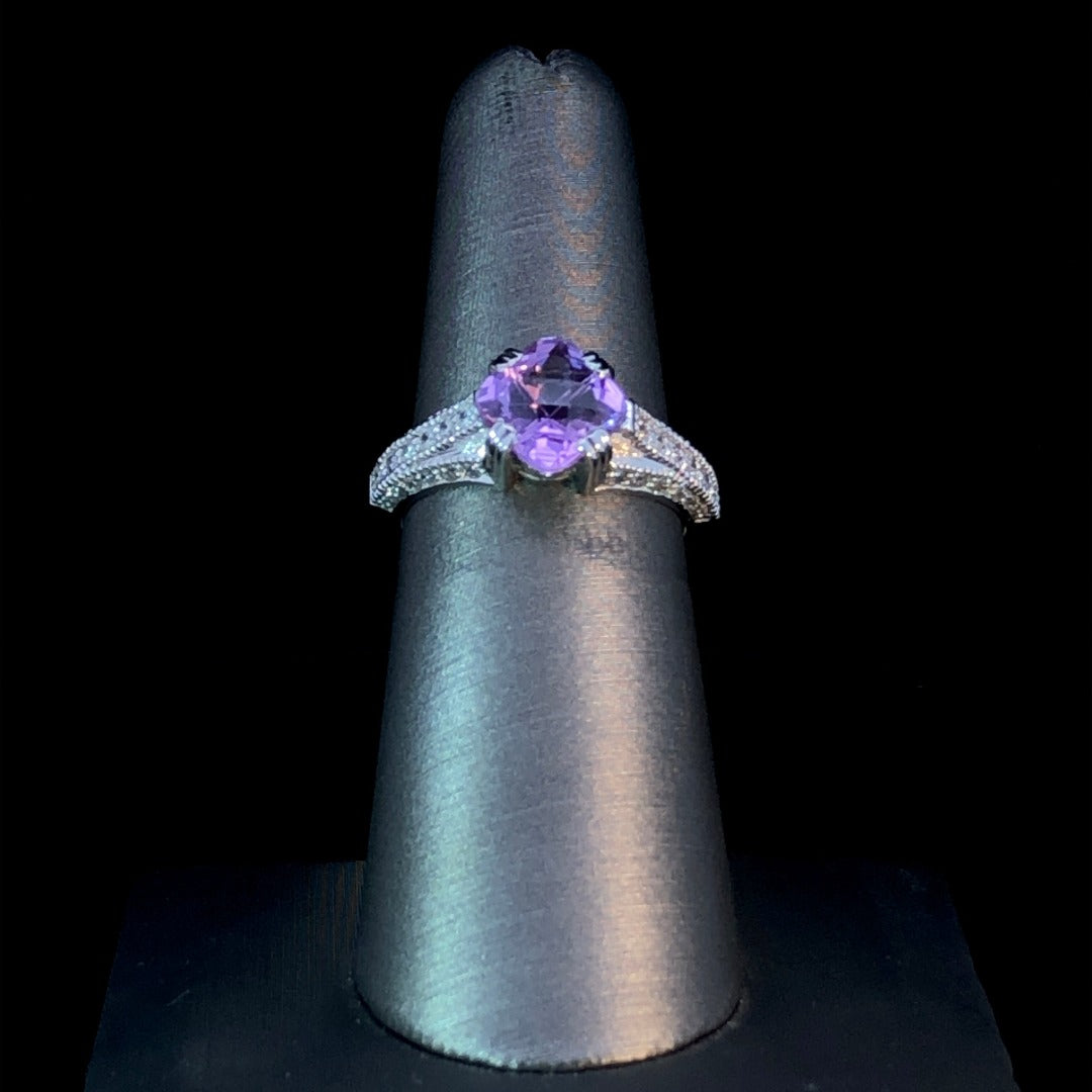 138104 - .60 ctw Amethyst and diamond ring