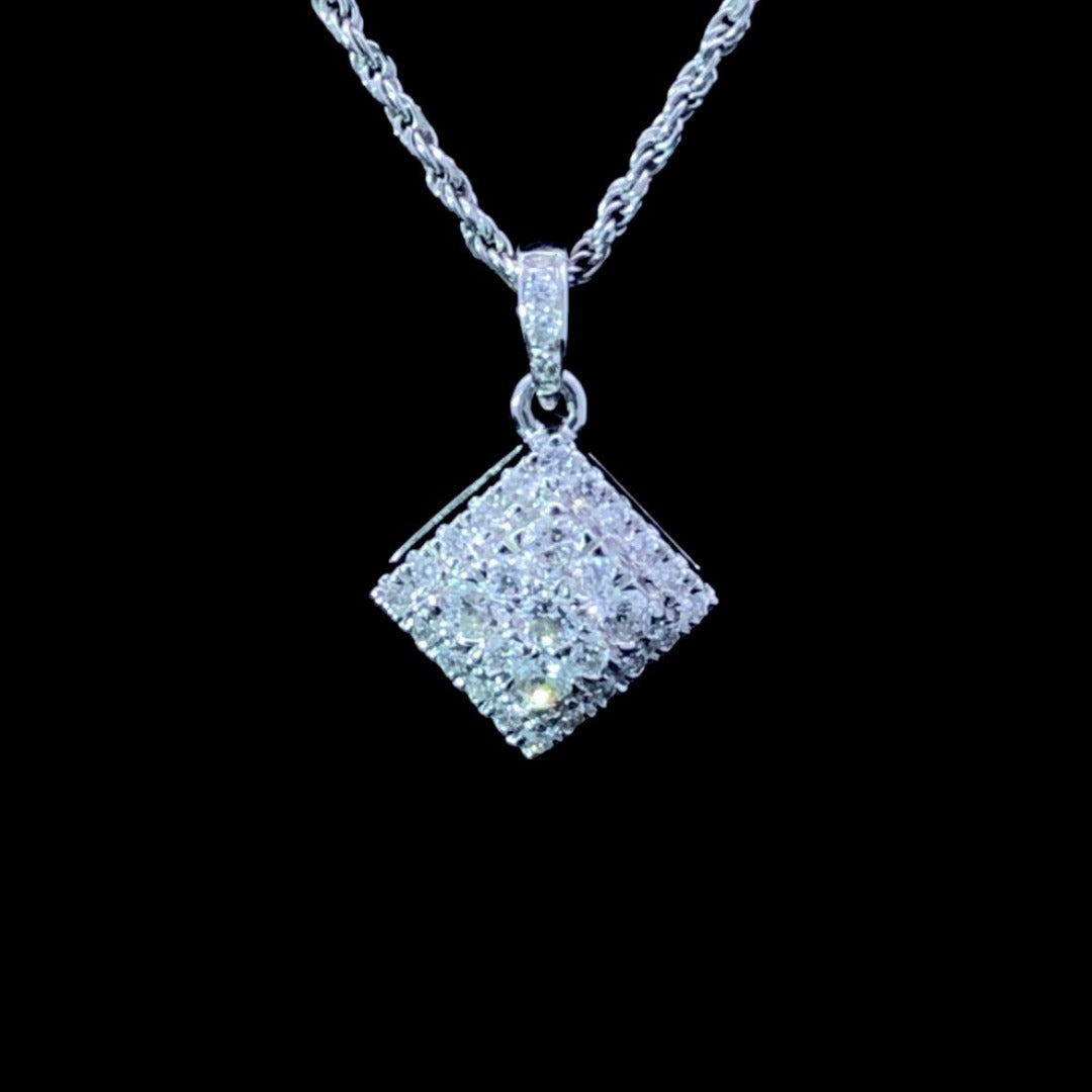 156833 - .32 ctw diamond pendant