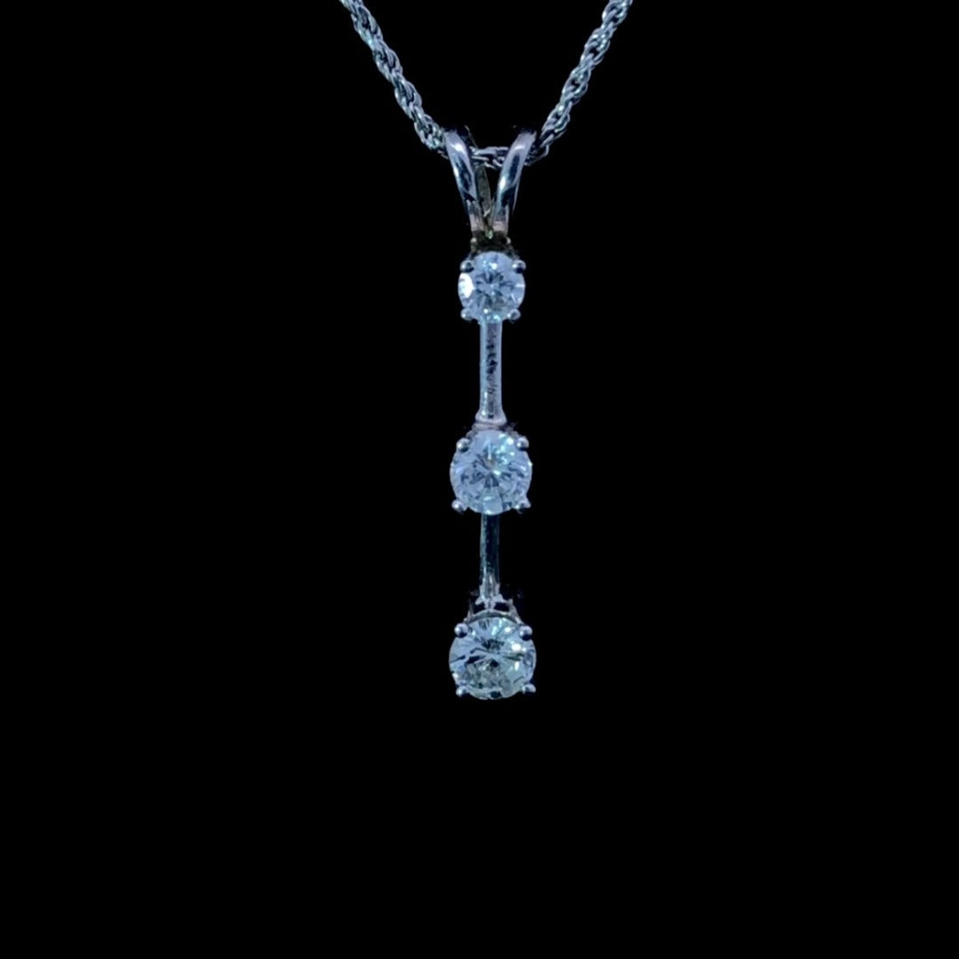 118630 - 1.00 ctw diamond pendant