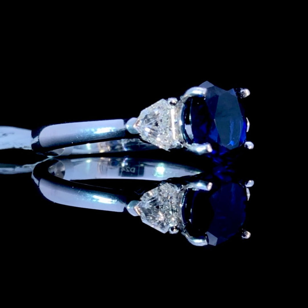161371 - .61 ctw diamond and sapphire ring
