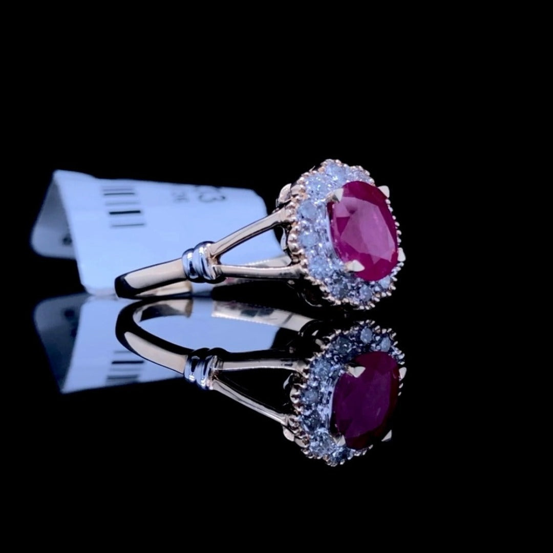 156633 - 1.30 ctw Ruby and diamond ring