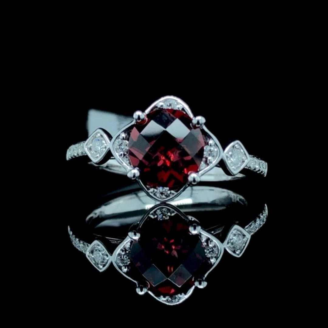 160099 - 1.80 ctw garnet and diamond ring