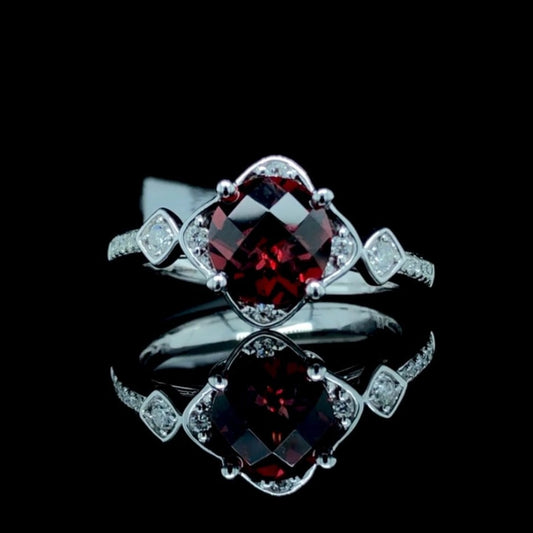160099 - 1.80 ctw garnet and diamond ring