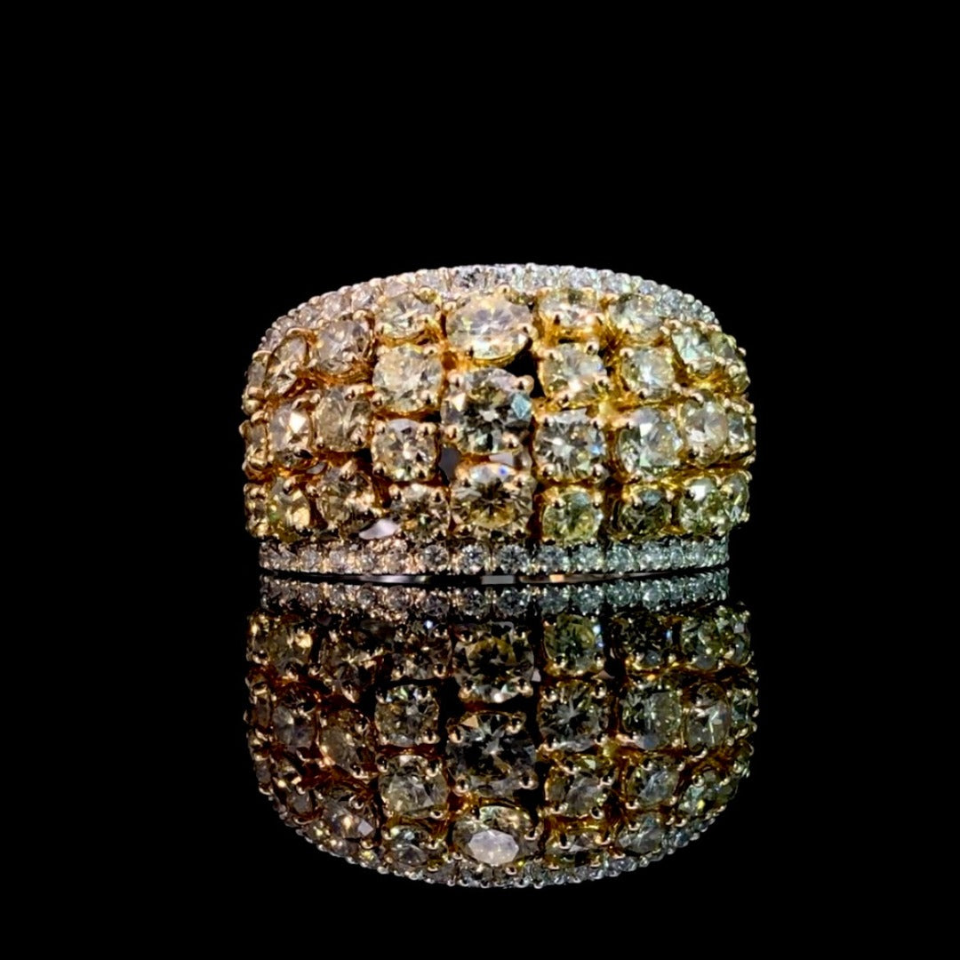147150 - 4.28 ctw diamond ring