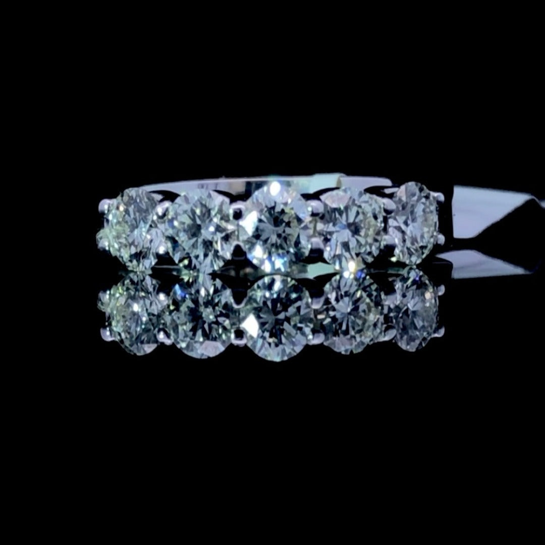 157129 - .98 ctw diamond band