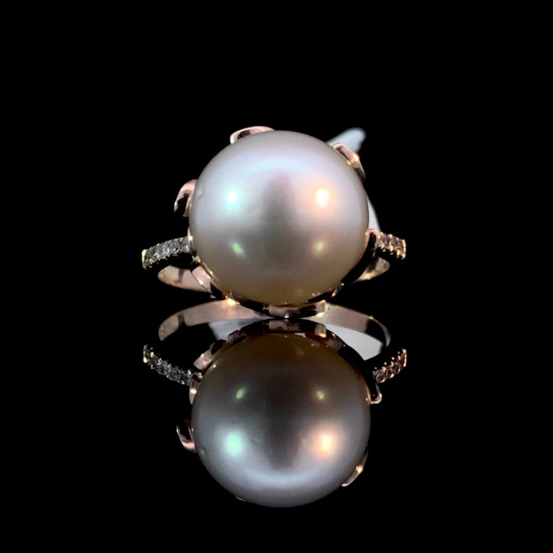 150858 - Diamond and pearl ring