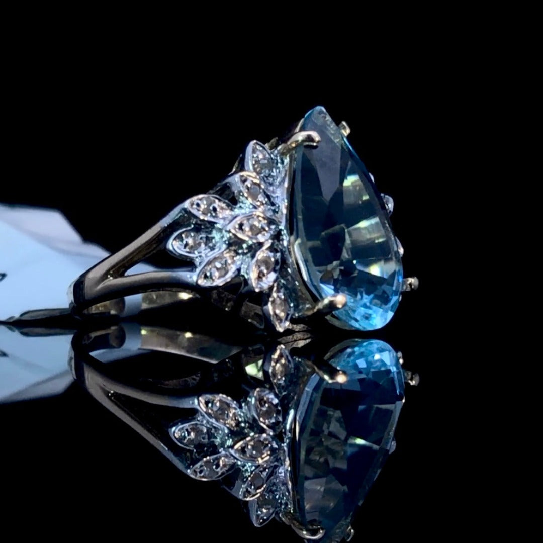 148553 - 5.03 ctw blue topaz and diamond ring