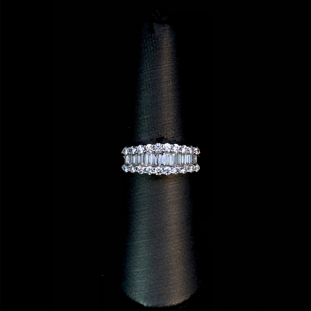 165873 - .92ctw baguette diamond band
