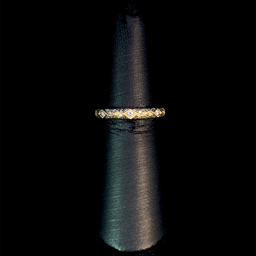 165899 - .21 ctw diamond band