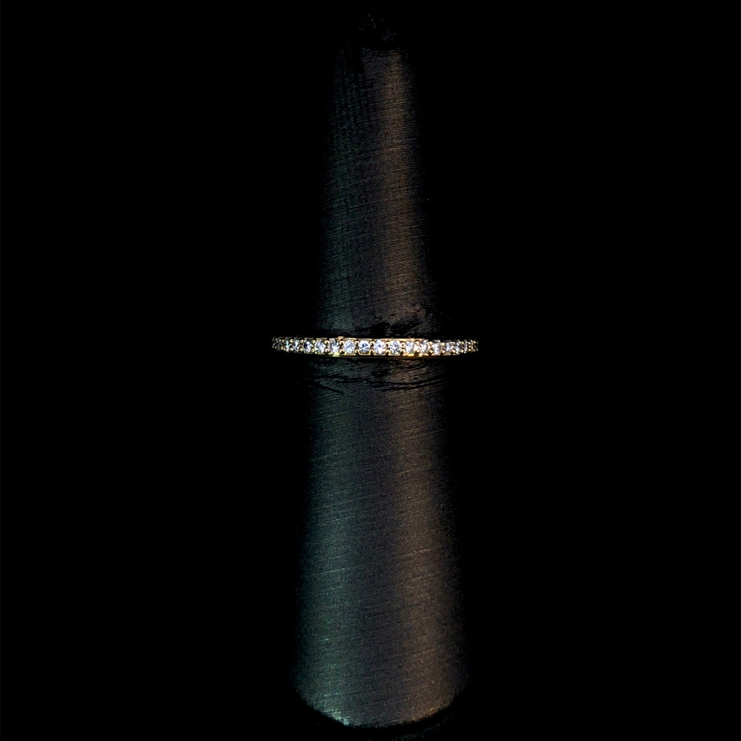 165933 - .19 ctw diamond band