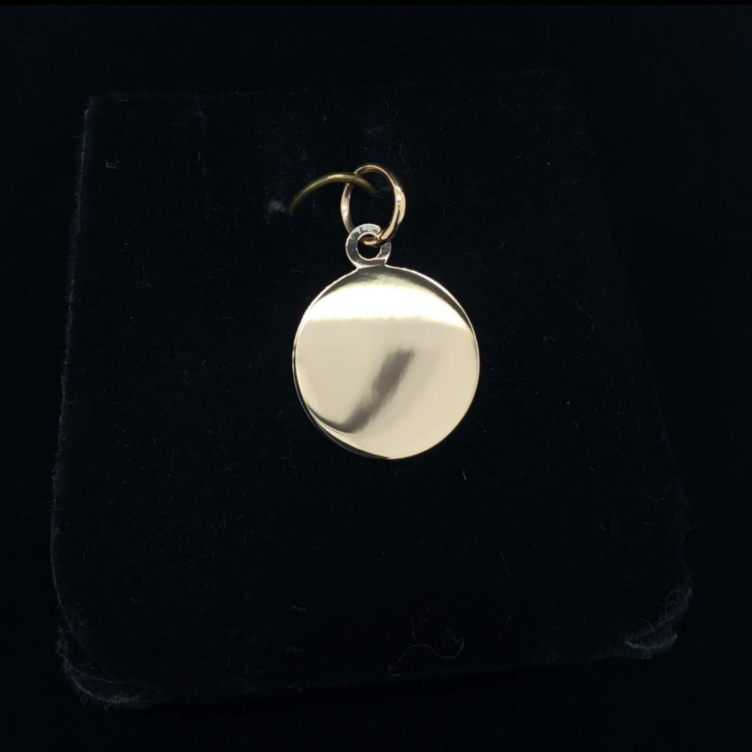 Gold pendant