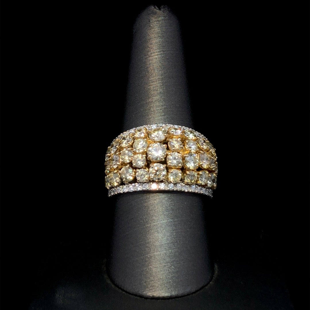 147150 - 4.28 ctw diamond ring