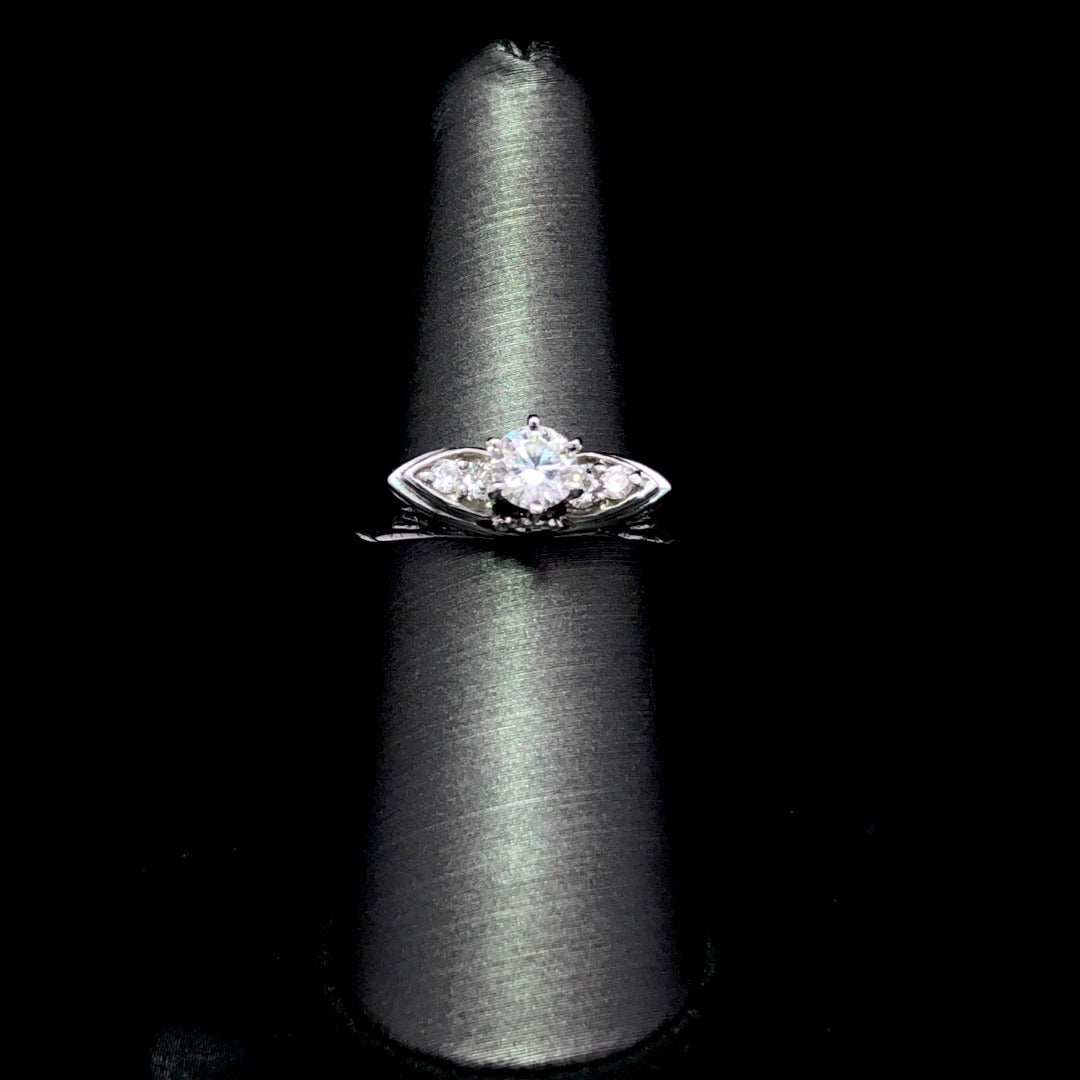 121170 - .68 ctw diamond ring