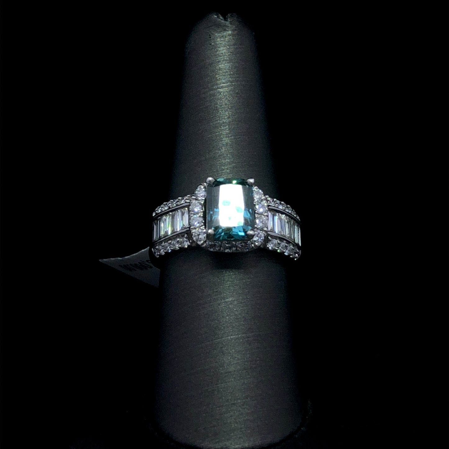 161367 - 3.54 ctw diamond ring