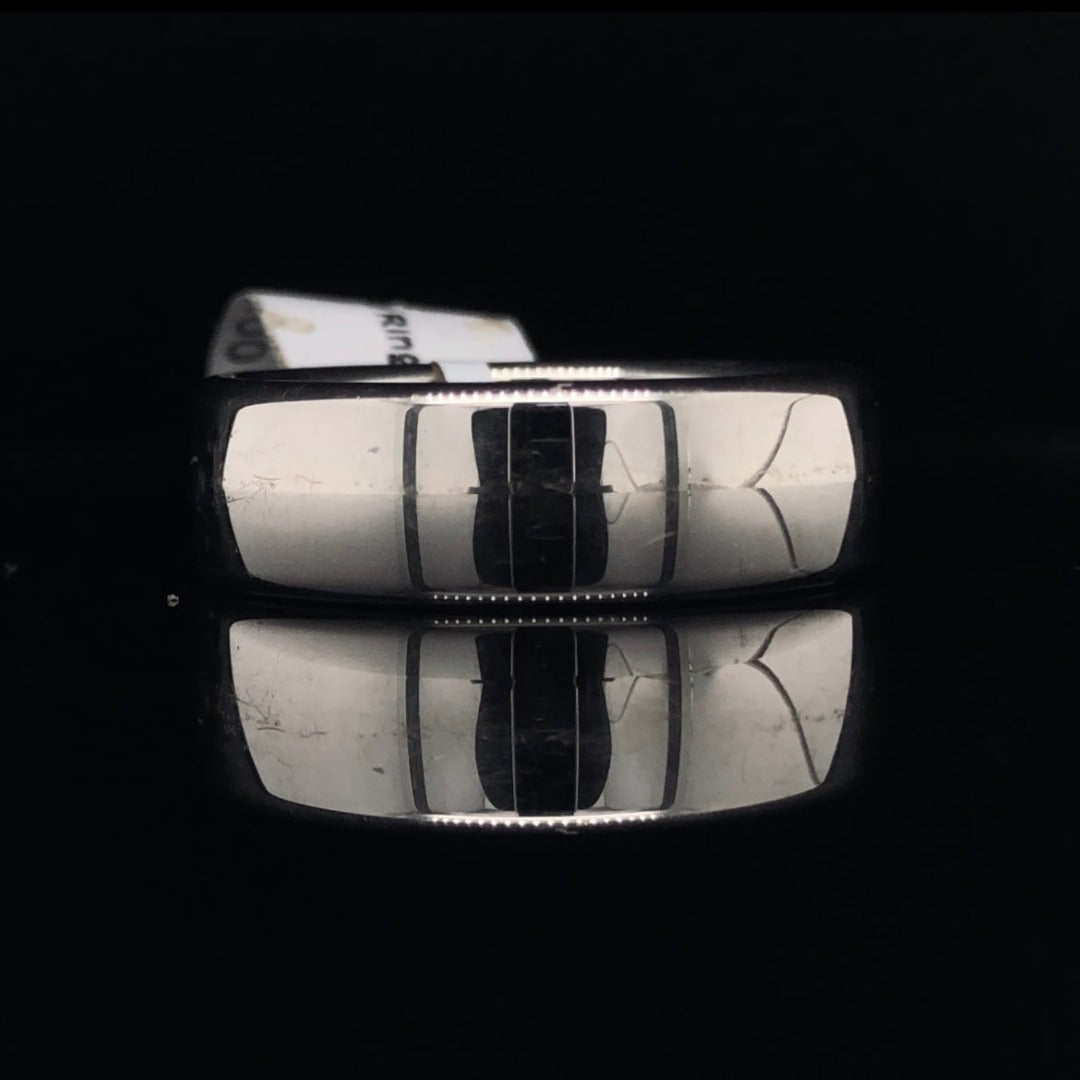 14 kt white gold wedding band