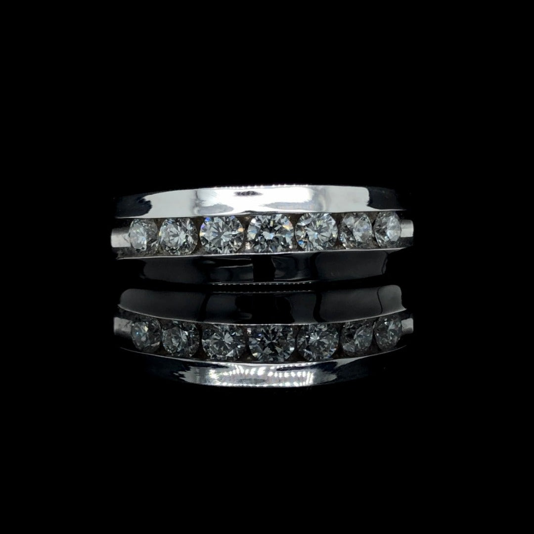 143962 - .98 ctw diamond band