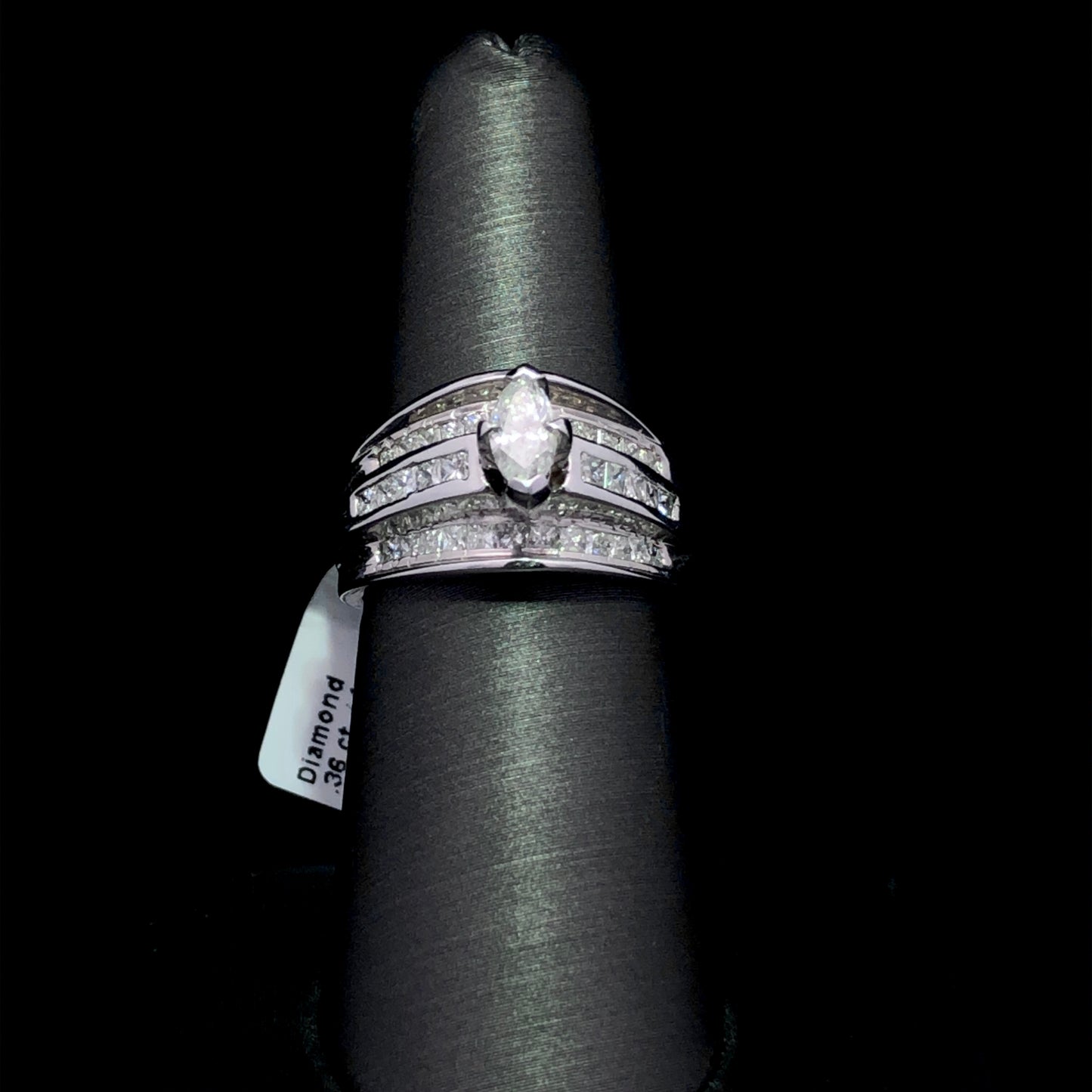 139190 - 1.36 ctw diamond ring