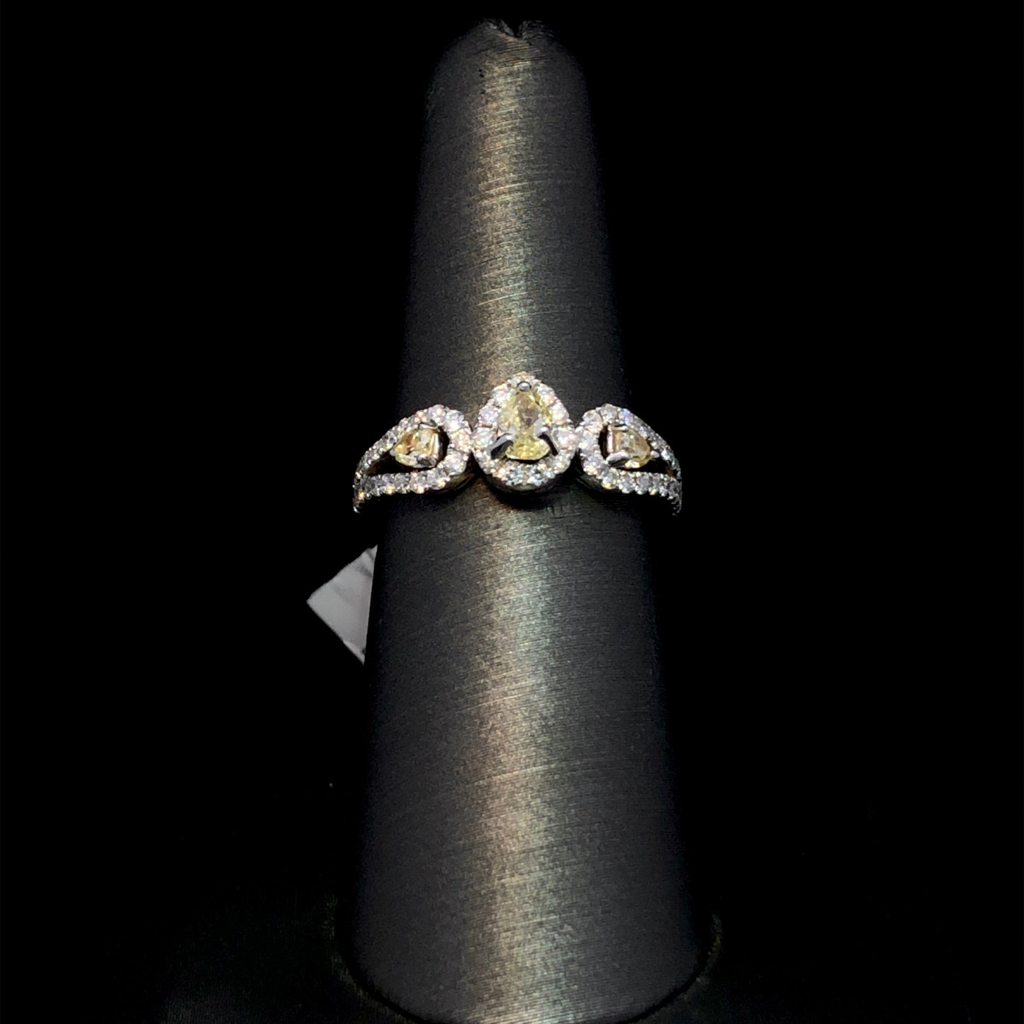 147513 - 1.45 ctw diamond ring