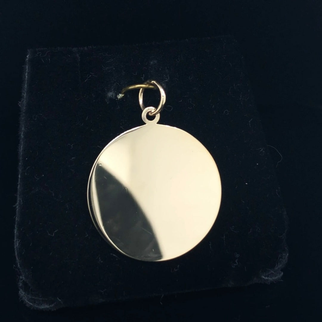 Gold pendant