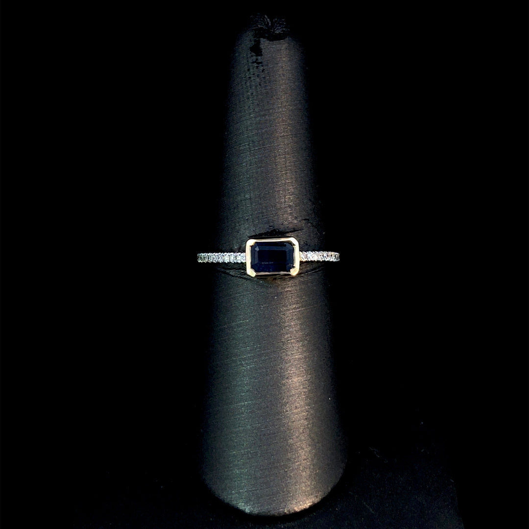 166608 - sapphire and diamond ring