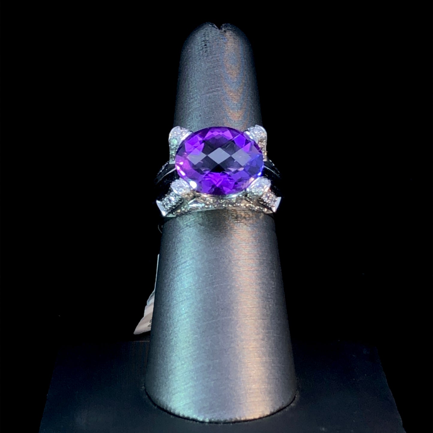 132370 - 8.14 ctw amethyst and diamond ring
