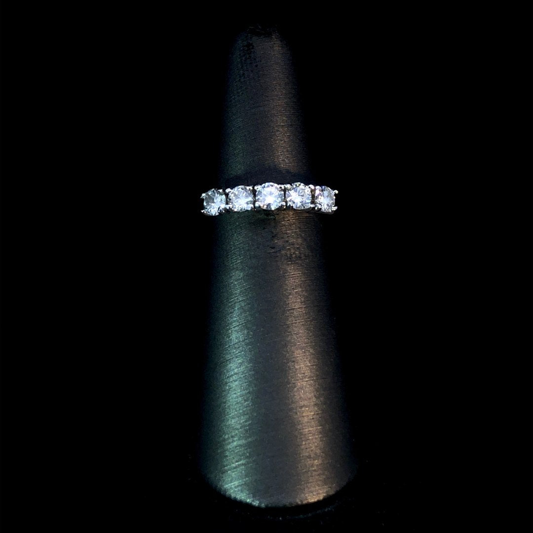 163733 - .80 ctw diamond band