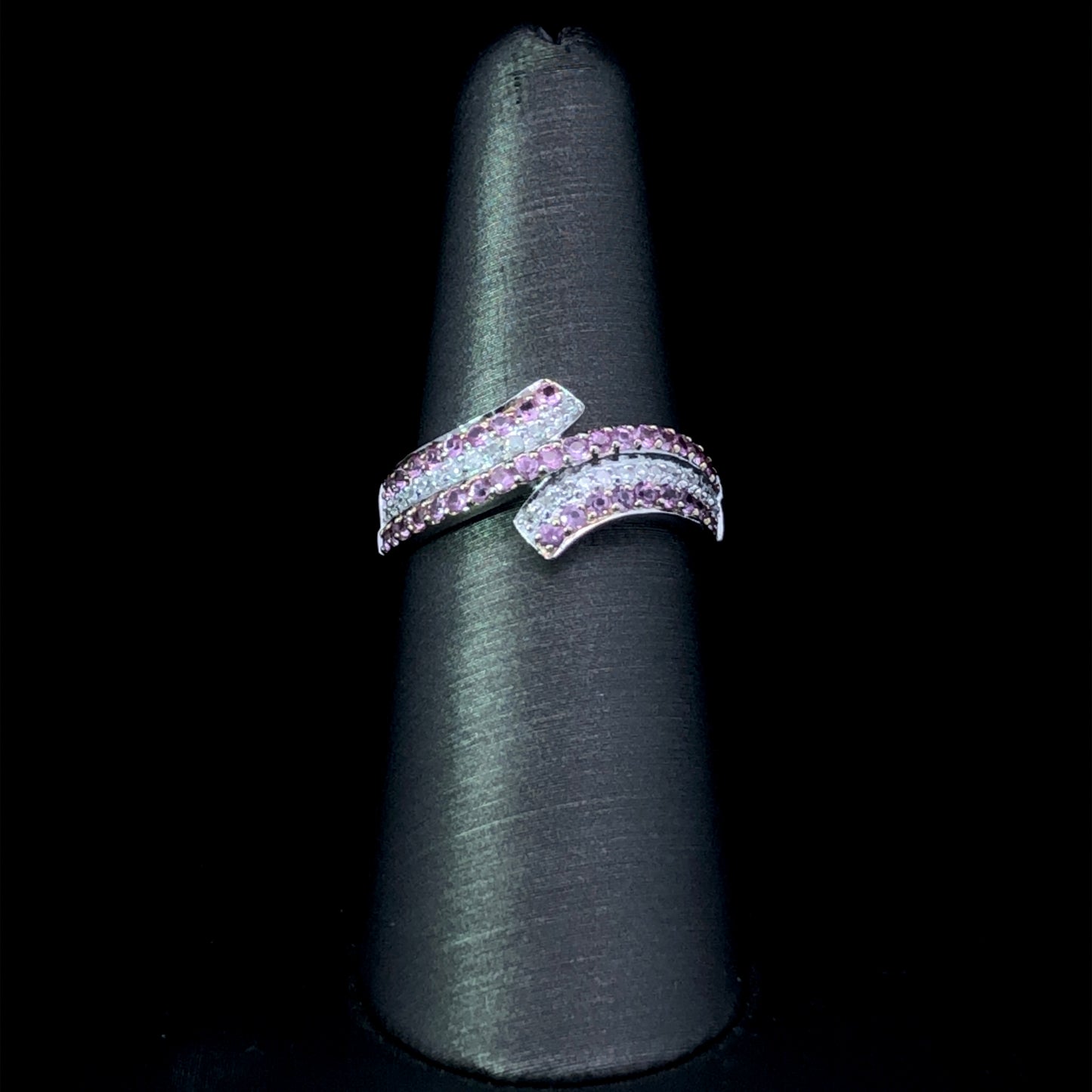 135327 - Pink sapphire and diamond ring