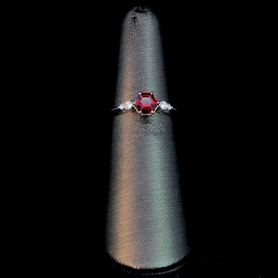 163351 - .70 ctw garnet and diamond ring