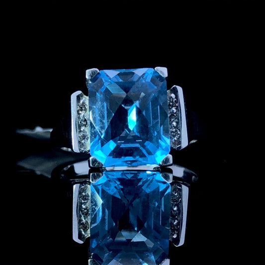 Blue topaz ring