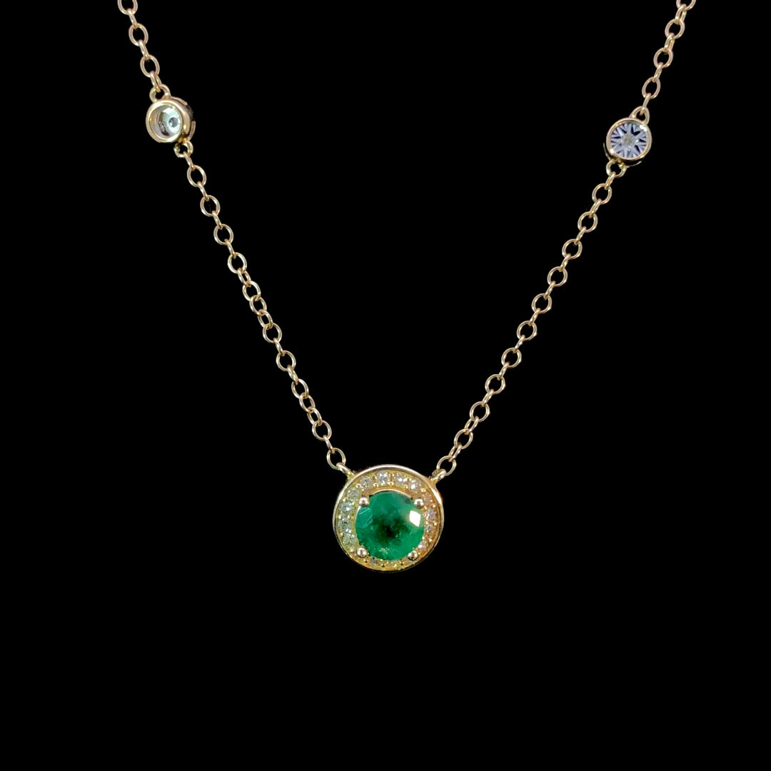 166436 - .10ctw emerald diamond necklace