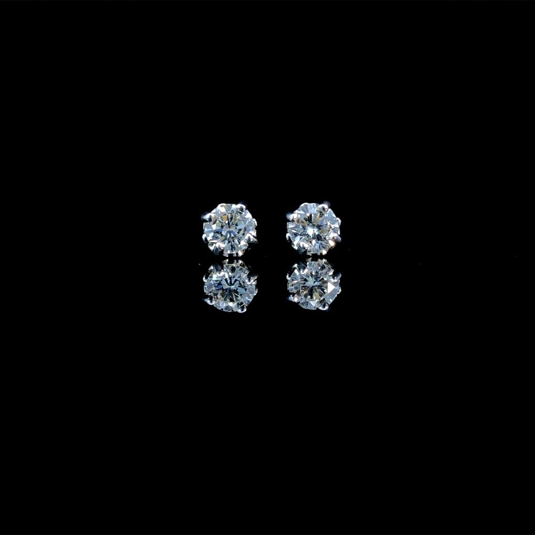 164321 - .82 ctw diamond studs
