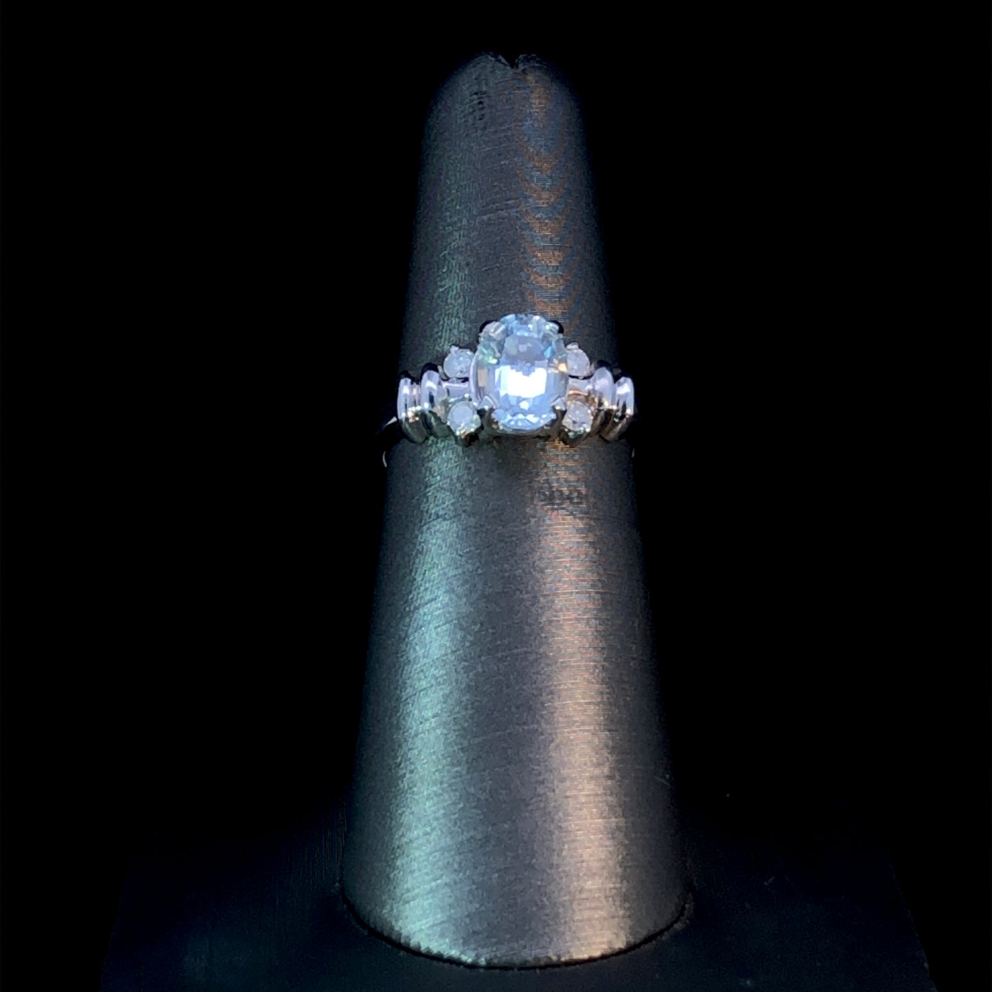 159660 - Aquamarine and diamond ring