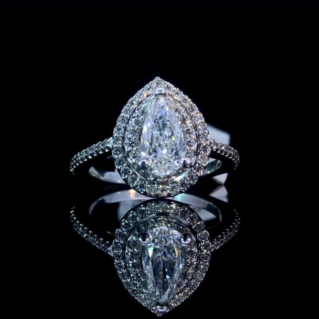 158004 - 1.04 ctw pear shaped diamond ring
