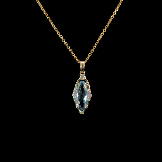 163382 - 1.10 ctw aquamarine and diamond pendant