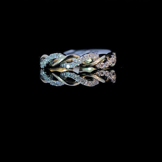 158929 - .17 ctw diamond ring