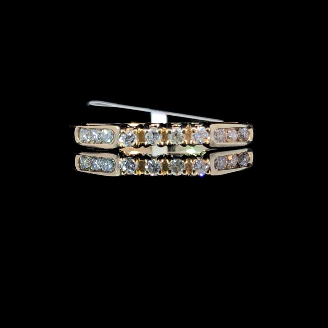 162044 - .21 ctw diamond band