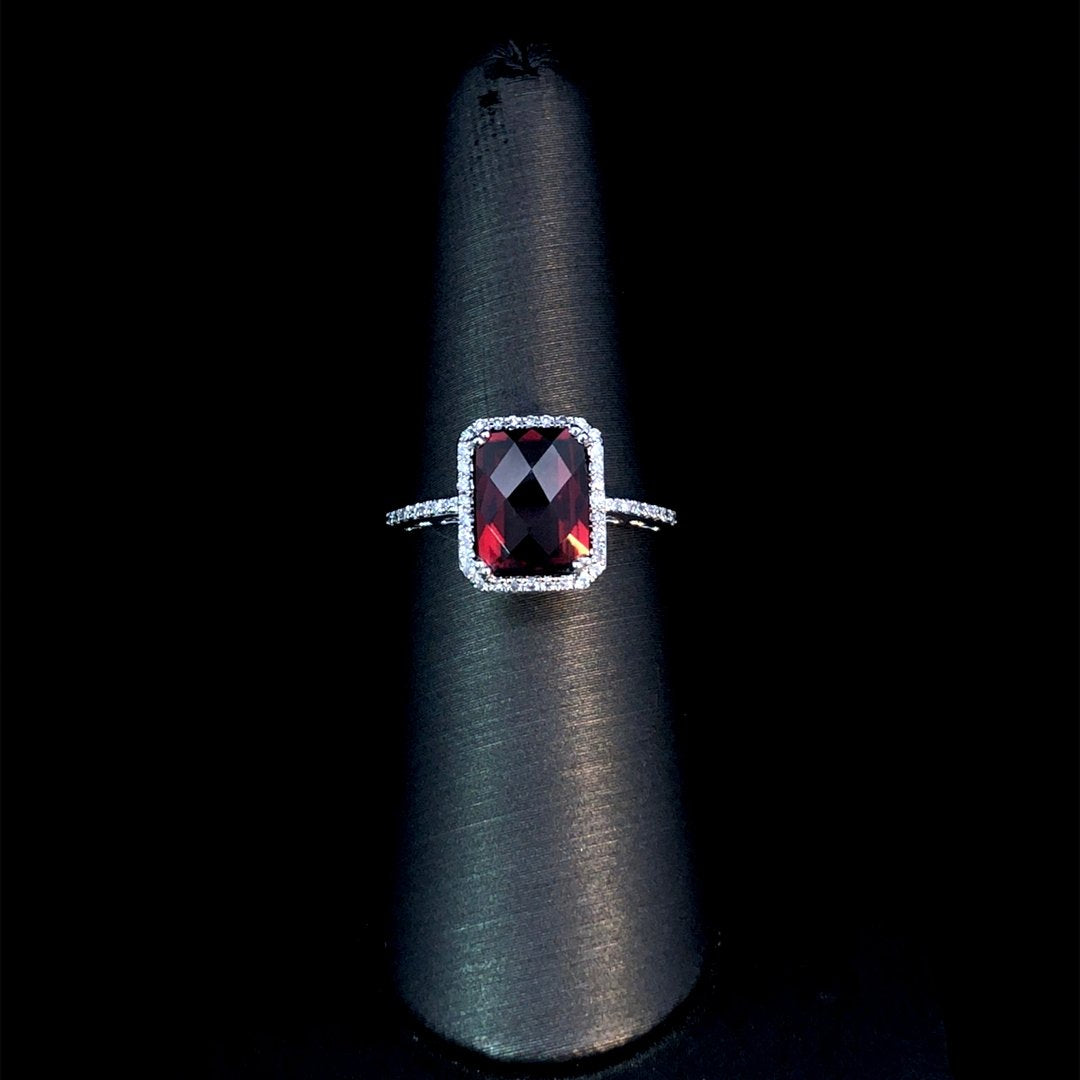164138 - 2.28 ctw garnet and diamond ring