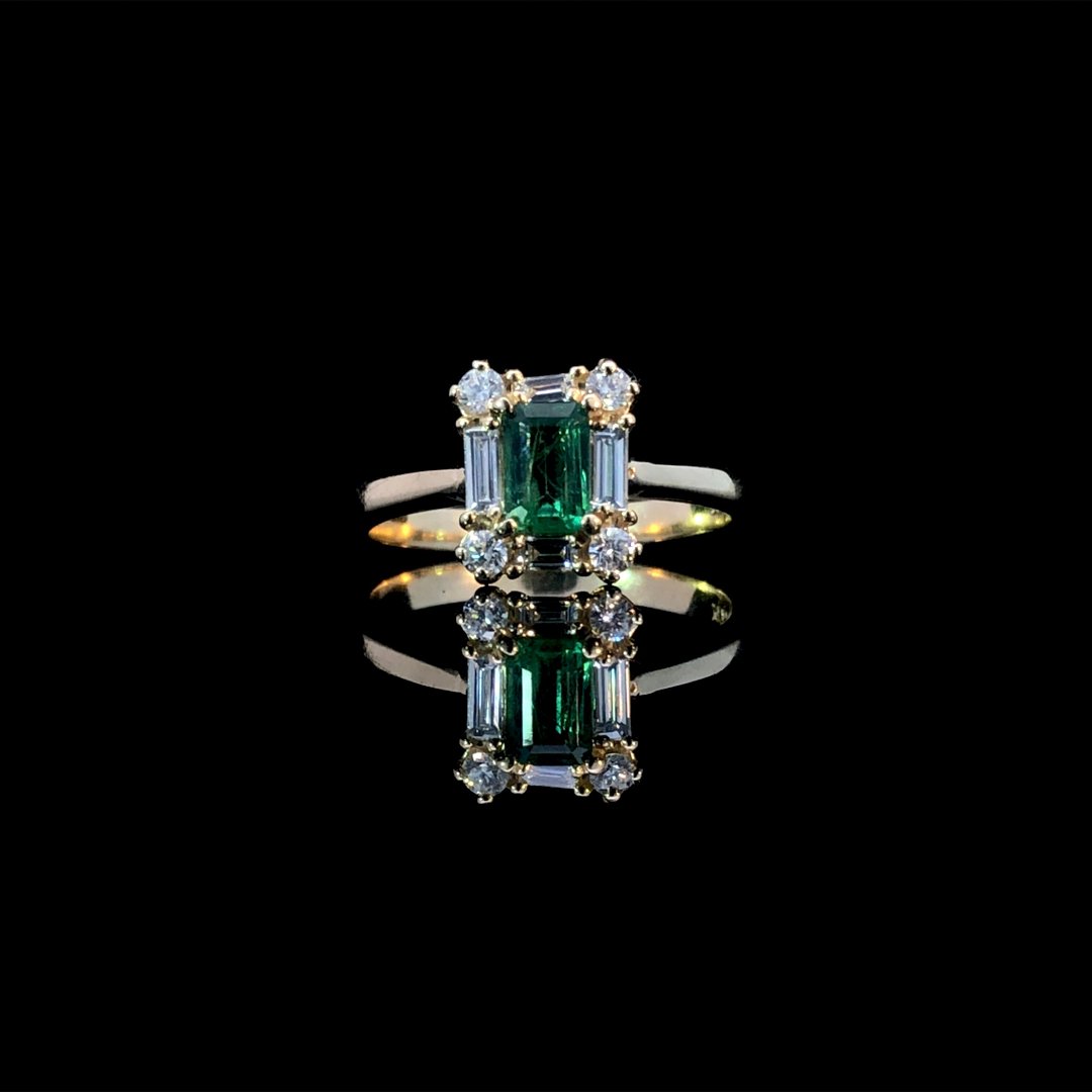 164012 - .85 ctw emerald and diamond ring