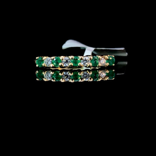 141370 - .44 ctw emerald and diamond ring