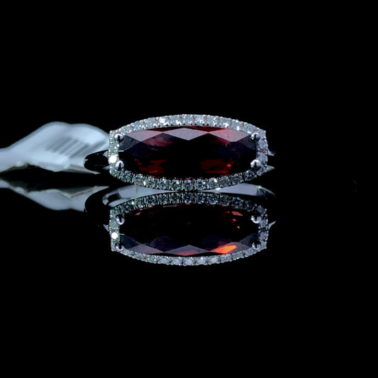 157690 - 2.28 ct garnet and diamond ring