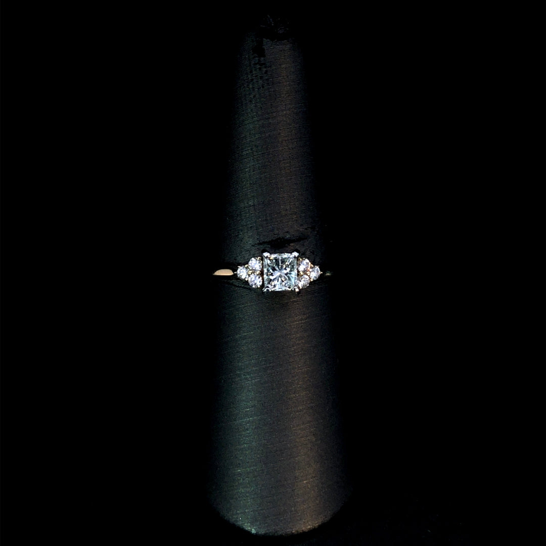 166482 - 0.63ctw diamond ring