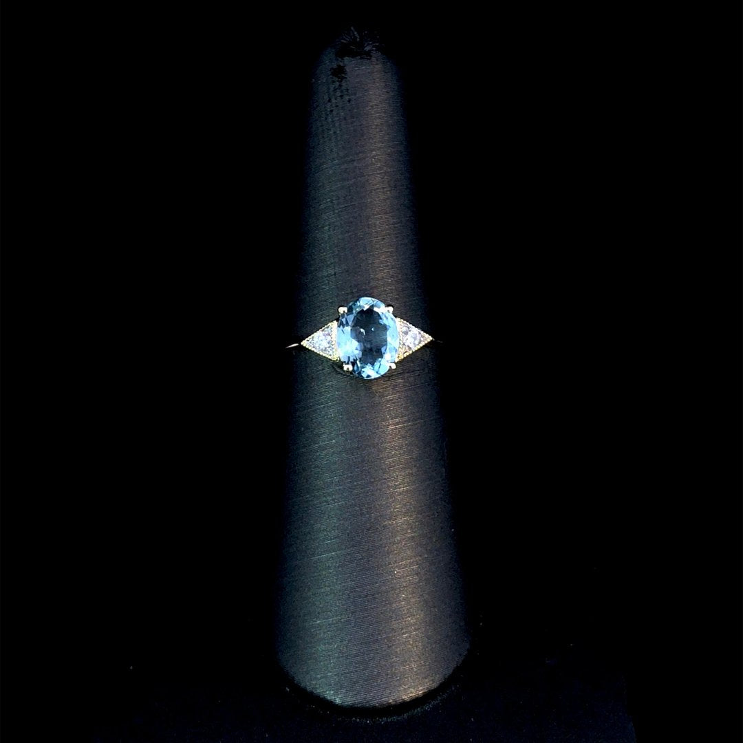 164137 - 1.05 ctw aquamarine and diamond ring