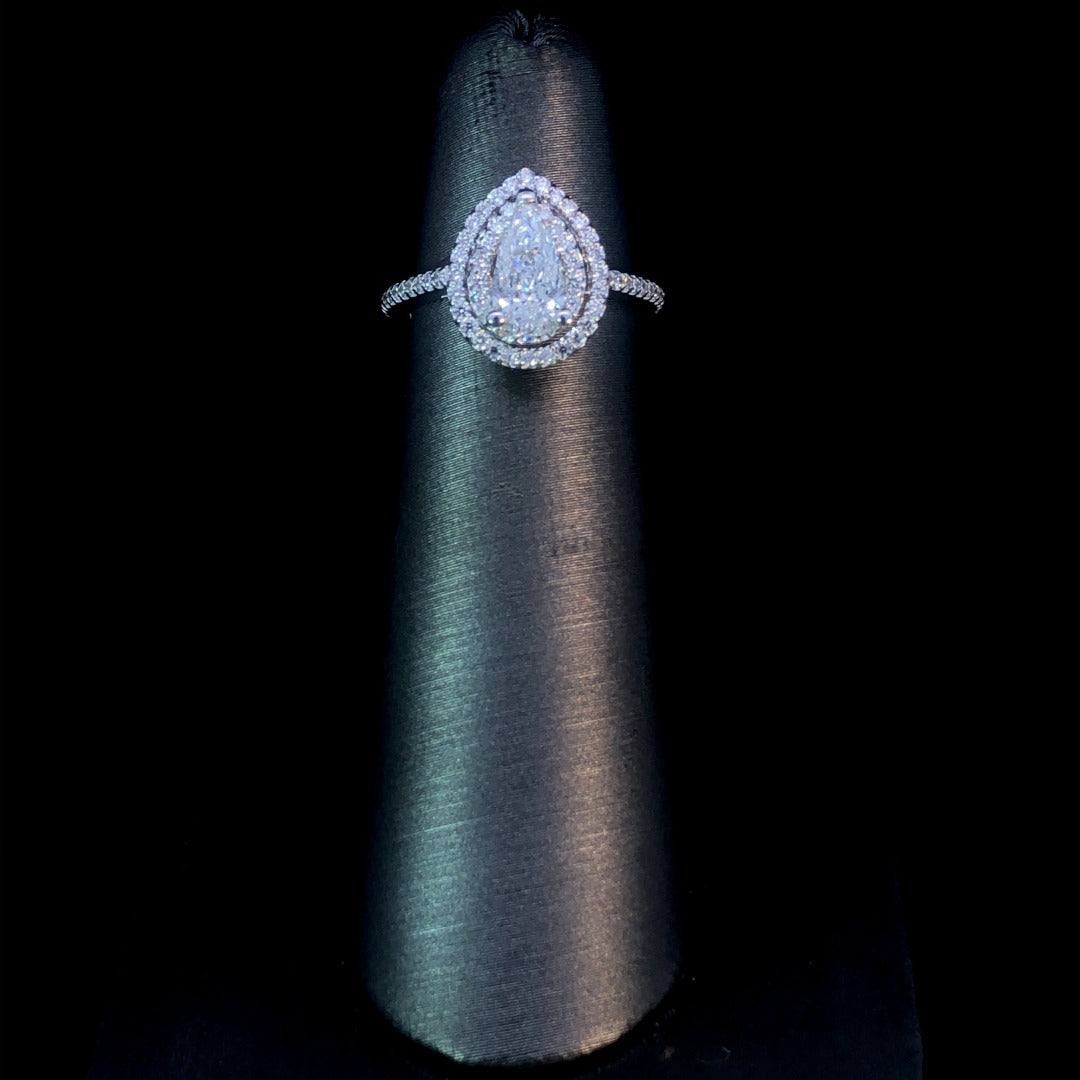 158004 - 1.04 ctw pear shaped diamond ring