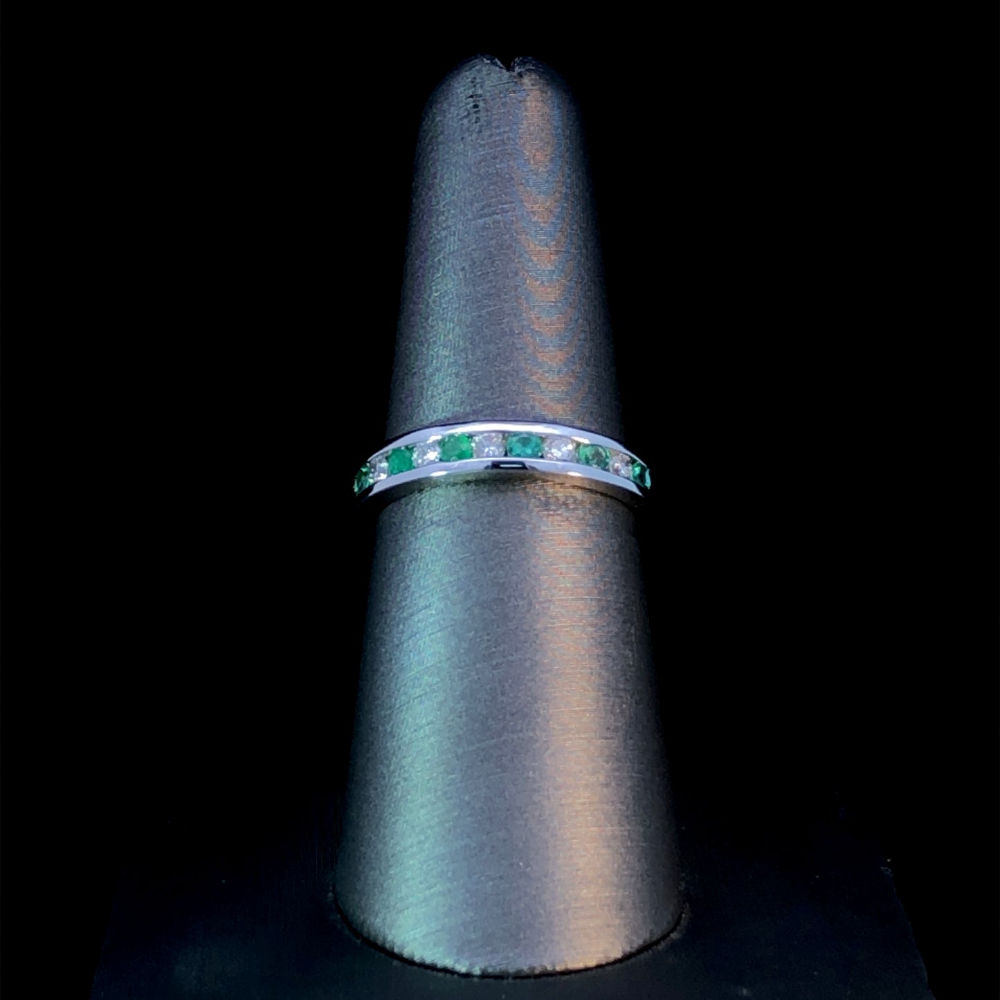 161811 - .38 ctw emerald and diamond ring