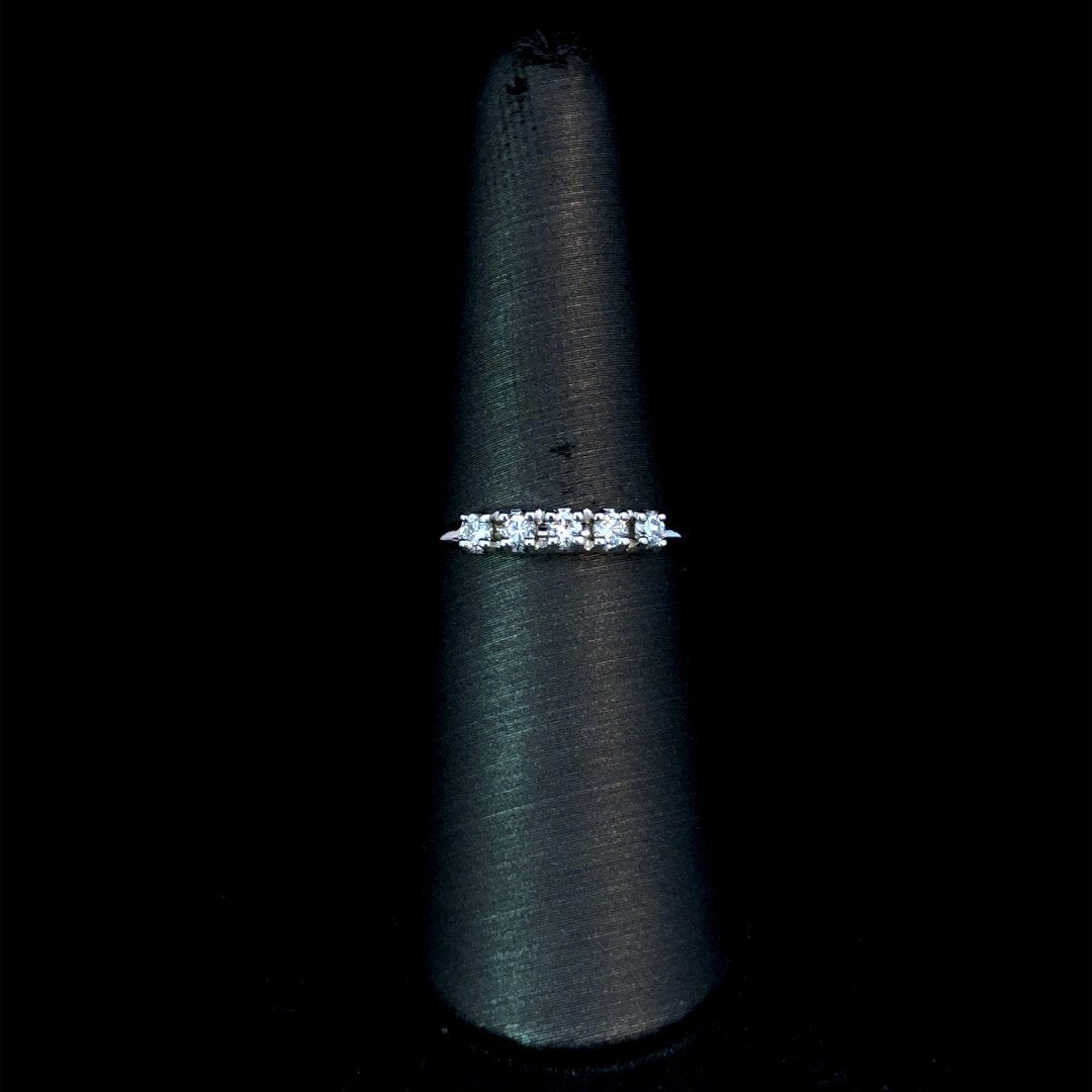 163843 - .25 ctw diamond band